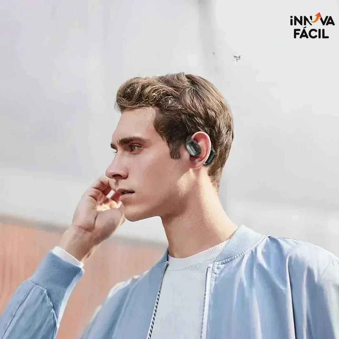 Bluetooth Translator Earphone Miniso MS162 in use.
